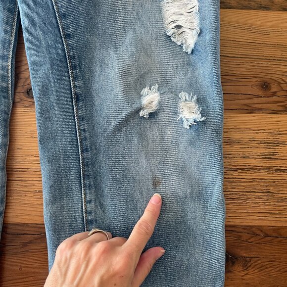 Forever 21 distressed overalls, size 29 - Picture 4 of 6